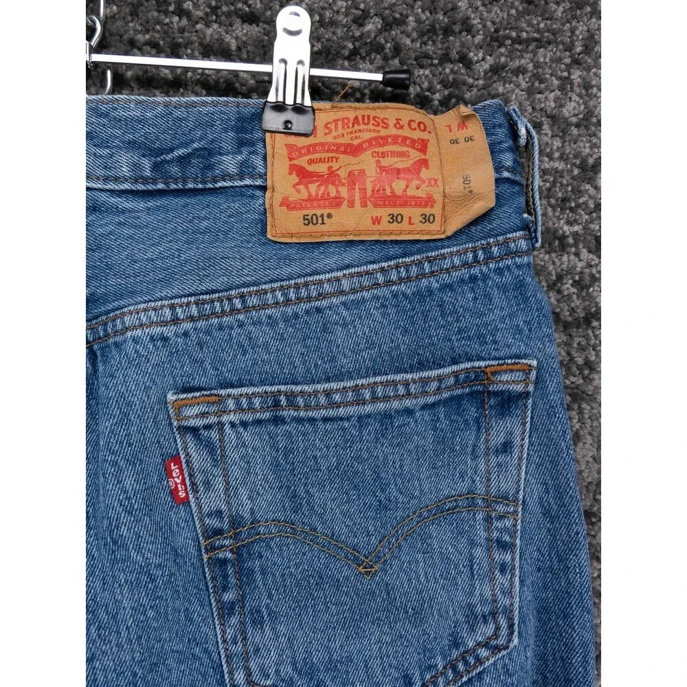 Levis 501 Jeans Mens 30x30 Blue Straight Button Fly Cotton Denim Casual Preppy